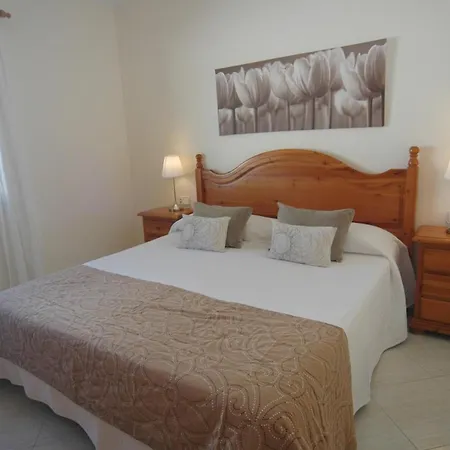 Вилла Playa Honda Sleeps 4 With Pool And Air Con Плайя-Онда