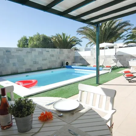 Playa Honda Sleeps 4 With Pool And Air Con Playa Honda (Lanzarote)