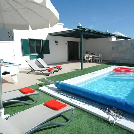 Villa Playa Honda Sleeps 4 With Pool And Air Con *